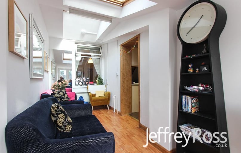 Flora Street, Cathays, Cardiff - Image 1